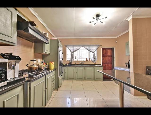4 BEDROOM HOUSE FOR SALE IN RANDPARK RIDGE
